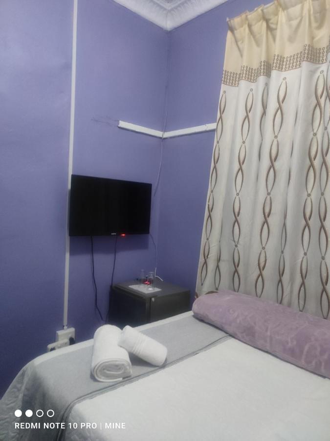 The Croc Guest House Springs  Bagian luar foto