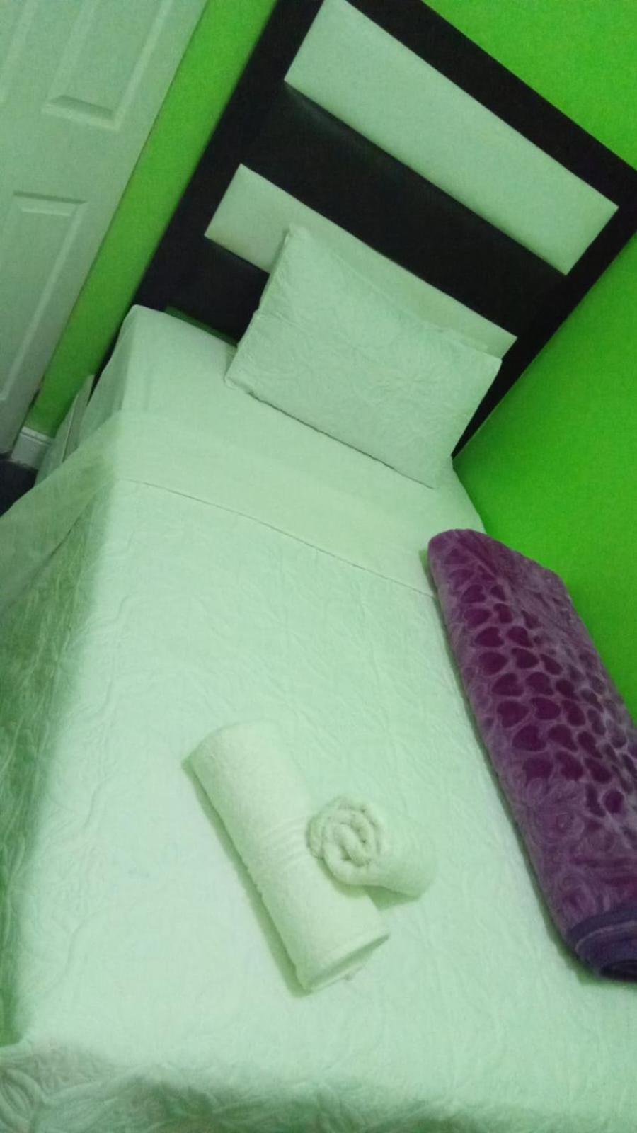 The Croc Guest House Springs  Bagian luar foto